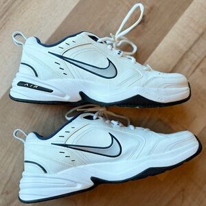 Nike Men's Air Monarch IV